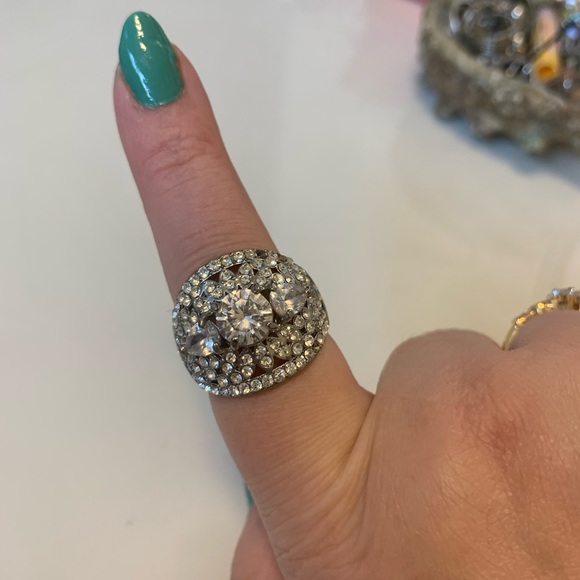 Very beautiful silver with crystal stones. Size 9 - Picture 4 of 5